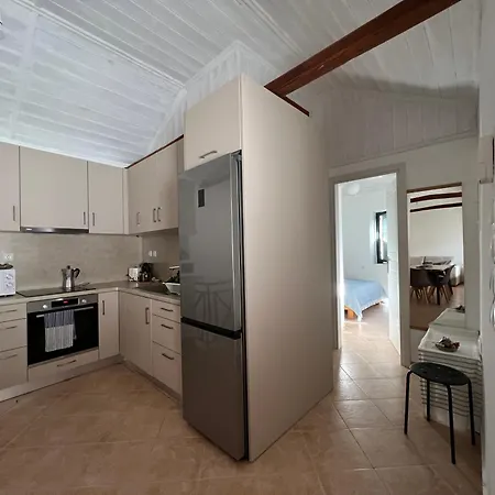 Cosineshouse Feriehus Leonídion