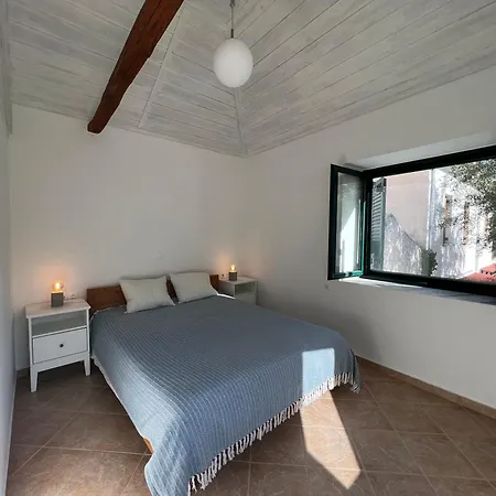 Cosineshouse Leonidio